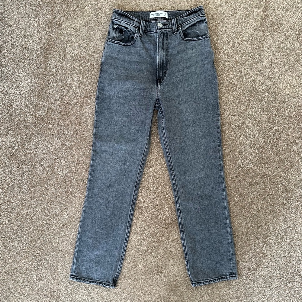 Abercrombie Ultra High Rise Ankle Straight